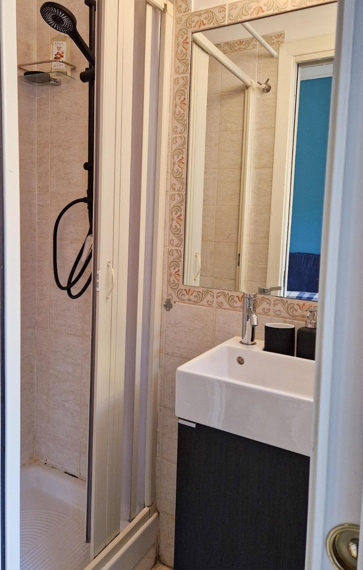 Apartment House In San Lorenzo Termini Rome